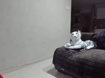 webcam girl sofiaandwonderland live cam image #1232289