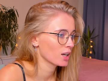 webcam girl linellali live cam image #2700121