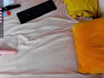 webcam girl crystal_wild live cam image #3437107