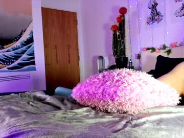 webcam girl littlee33 live cam image #1876828