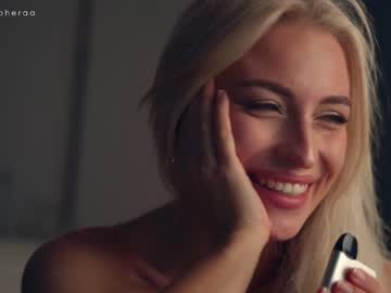 webcam girl artmosphera live cam image #4927528