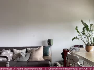 webcam girl bloomyogi live cam image #4756412