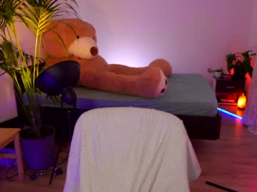 webcam girl juicyandthepussyblvd live cam image #1405122