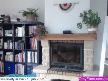 webcam girl petite_caline live cam image #954806