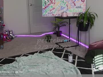 webcam girl petitebrat live cam image #6046446
