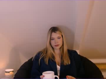 webcam girl bitter_moon live cam image #3597714