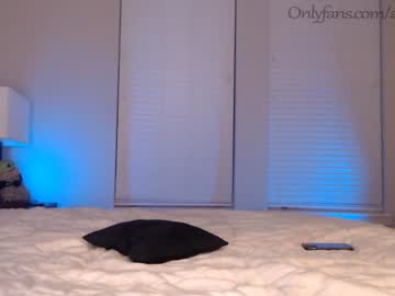 webcam couple ari_lovexo live cam image #2996084
