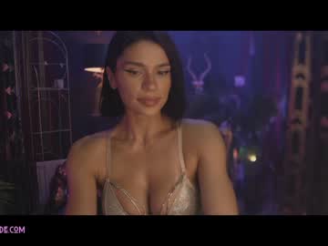 webcam girl lucieoude_ live cam image #2429896