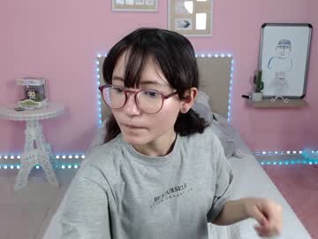 webcam girl little_effy18 live cam image #1207619