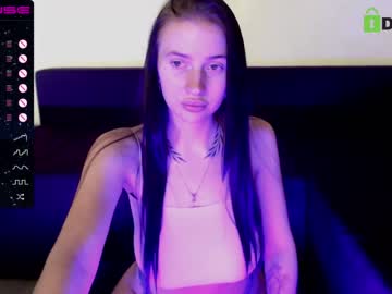 webcam girl fallen_angel_18 live cam image #3730238