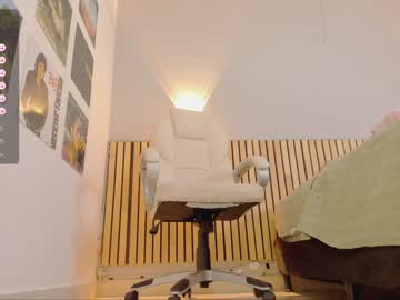 webcam girl little_effy18 live cam image #5796575