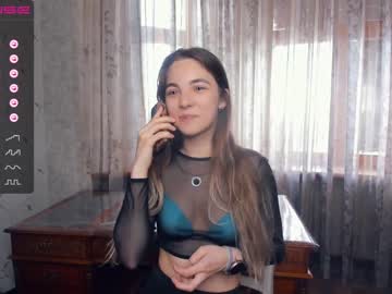 webcam girl shy_media live cam image #4610549