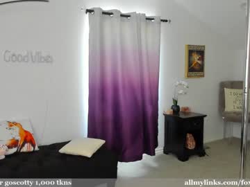 webcam girl foxy_gamer live cam image #4507555