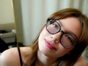 webcam girl _inscryption_ live cam image #7054343