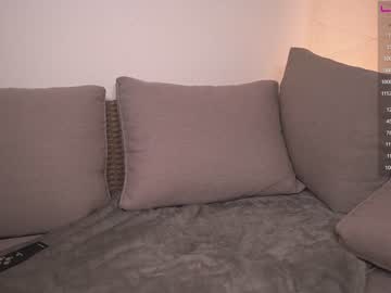 webcam girl laraslife live cam image #3280875
