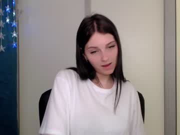 webcam girl lilliasweety live cam image #1850139