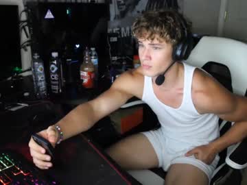 webcam man maxednat live cam image #5122359