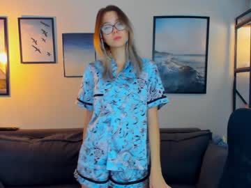 webcam girl lisa_roses live cam image #3384662
