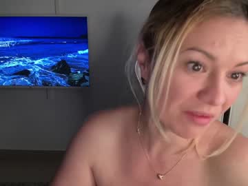 webcam girl kiradivine live cam image #2400095