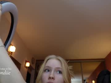 webcam girl bestblondiiecb live cam image #3653770
