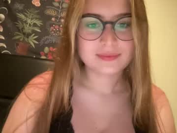 webcam girl sarahmartin420 live cam image #4745209