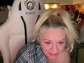 webcam girl kiradivine live cam image #3869571