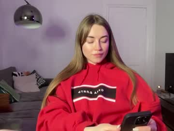 webcam girl strawberryjamx live cam image #3540682