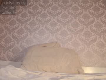 webcam girl lillpio live cam image #1033909