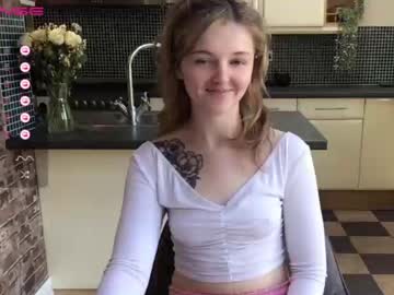 webcam girl lucydelovely live cam image #4031601