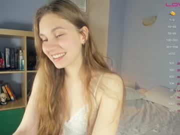 webcam girl youne_and_beautiful live cam image #4576090