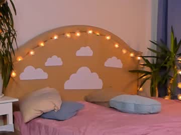 webcam girl linellali live cam image #2693770