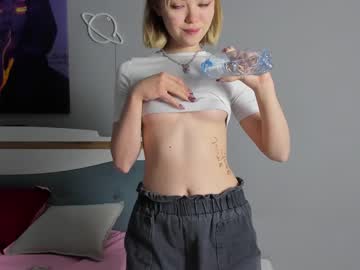 webcam girl ur_kawaii live cam image #4601890