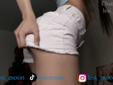 webcam girl lesi_moon live cam image #6087998