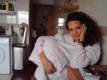 webcam girl milflucy live cam image #891296