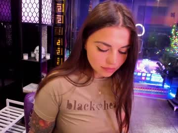 webcam girl alma_pearl live cam image #4774377