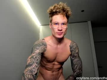 webcam man anotherguyonyourscreen live cam image #806958