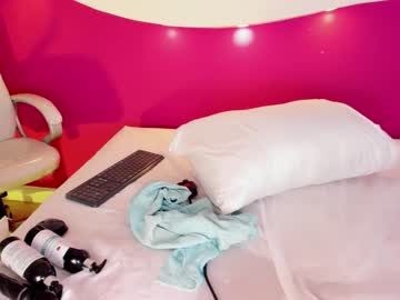webcam girl emilylittle live cam image #6746197