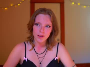 webcam girl crimsonxrapture live cam image #2271528