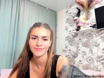 webcam girl joconda live cam image #4964689