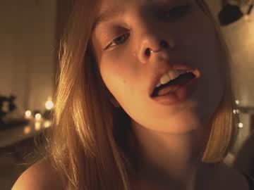 webcam girl bibi_it_is live cam image #2373450