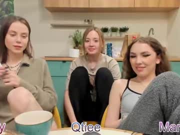 webcam girl 1i1ypa1mer live cam image #6362618