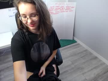 webcam girl yourcrazyneightbor live cam image #2748371