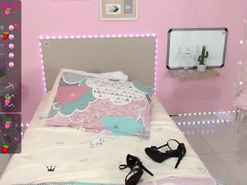 webcam girl little_effy18 live cam image #1906279