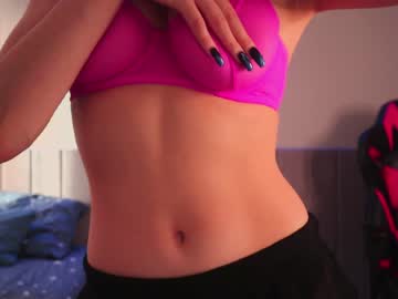 webcam girl angella_kleee live cam image #2924875