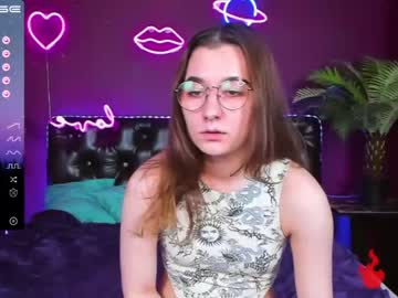 webcam girl beverleyelliott live cam image #2309451