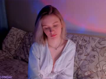 webcam girl melondama live cam image #3194666