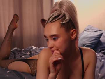 webcam girl angella_kleee live cam image #4351496