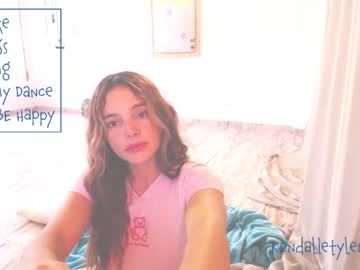 webcam girl kendalltyler live cam image #209555
