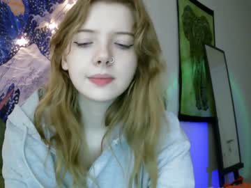 webcam girl lillygoodgirl live cam image #4715799