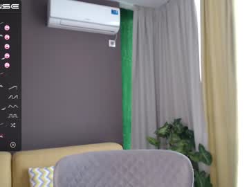 webcam girl small_blondee live cam image #1657357